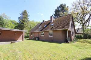 Einfamilienhaus mit Einliegerwohnung und Doppelgarage in Hamburg Langenhorn – Die vollständige Adresse der Immobilie erhältst du vom Anbieter., 22415 Langenhorn, Hamburg – Vorschaubild 2