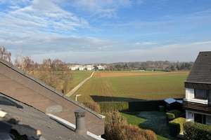 Reihenhaus sonnige Feldrandlage mit Terrasse Balkon 4,5 Zi. 138m² in Frankfurt a. M. Nieder-Eschbach – 60437 Nieder-Eschbach, Frankfurt am Main – Vorschaubild 2