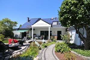 EDLES FREISTEHENDES EINFAMILIENHAUS MIT ZAUBERHAFTEM GARTEN! ÄSTHETIK- DESIGN - NATUR! – Die vollständige Adresse der Immobilie erhältst du vom Anbieter., 41189 Wickrathberg, Mönchengladbach – Vorschaubild 2
