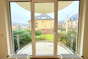 Leerstehende 2-Zimmer-Wohnung mit Sonnenbalkon und TG-Stellplatz in Rheinlage auf Erbbaugrundstück – Die vollständige Adresse der Immobilie erhältst du vom Anbieter., 40597 Benrath, Düsseldorf – Vorschaubild 4