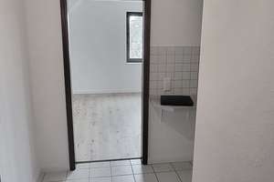 sanierte 2-Zimmer-Dachgeschosswohnung, EBK, Sonnenbalkon – Die vollständige Adresse der Immobilie erhältst du vom Anbieter., 50858 Lövenich, Köln – Vorschaubild 9