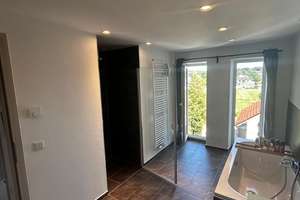     Exklusiv modernisiertes Zweifamilienhaus mit großem Baulandgrundstück und Ausbaupotenzial – Bauernstraße 25, 86561 Aresing – Vorschaubild 5