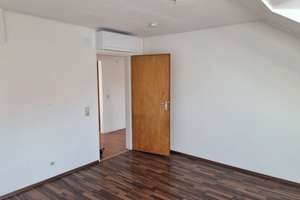 Helle gemütliche Dachgeschoßwohnung, 2,5 Zimmer, Küche, Wannenbad – Die vollständige Adresse der Immobilie erhältst du vom Anbieter., 55118 Neustadt, Mainz – Vorschaubild 16