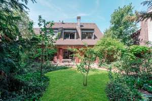 Großzügiges Einfamilienhaus mit Einliegerwohnung, schönem Garten & vielseitigem Grundriss