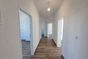 Erstbezug! Frisch sanierte 4-Zimmer-Wohnung mit Balkon und Dusche in Bremerhaven-Lehe! – Adolfstraße 24, 27576 Lehe, Bremerhaven – Vorschaubild 8