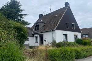 Ein charmantes EFH mit Potenzial... und großem Garten