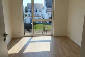 Exklusives Zuhause: Klimafreundliche Doppelhaushälfte mit luxuriösem Wohnkomfort – Wilhelmine-Bertling-Straße 5, 47259 Huckingen, Duisburg – Vorschaubild 4