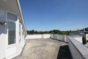 Himmlisch * 2-Zi.-Wohnung *  50 m² Dachterrasse *  modern und ruhig * 800 m zur S-Bahn!