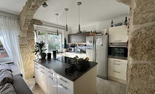 Kapitalanlage: Sehr schöne und moderne 2 Zimmer- Wohnung in sehr guter und zentraler Lage!