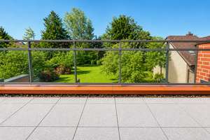 Großzügig wohnen zu zweit – 111 m² Endetage mit sonnigen Räumen, Dachterrasse mit Freiblick sowie TG – Die vollständige Adresse der Immobilie erhältst du vom Anbieter., 22359 Volksdorf, Hamburg – Vorschaubild 17