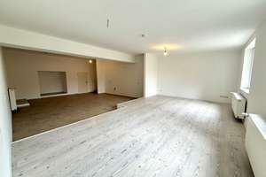 Stilvolle 2,5-Zimmer-Wohnung oder Gewerbeeinheit– frisch renoviert & sofort bezugsfrei!