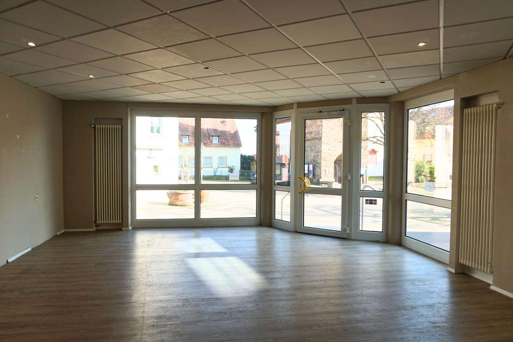 Immobilie in Schweigen-Rechtenbach - Attraktives Mehrfamilienhaus mit Gewerbeanteil und Anbau - Bild 1