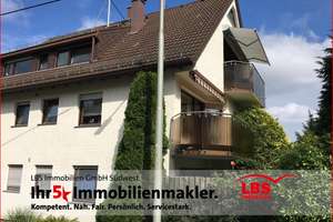 Prima Lage,  schöner Balkon, helle Räume und eine Einzelgarage!