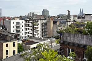 Seltene Gelegenheit! Großzügige Dachgeschosswohnung mit Aufzug und Terrasse im Herzen von Köln! – 50674 Neustadt/Süd, Köln – Vorschaubild 2