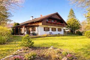 EFH mit 4 SZ im OG, 70 qm Wohnen / Essen im EG, plus Büro im EG, plus ELW im EG, auf 1.300 qm Grund – Die vollständige Adresse der Immobilie erhältst du vom Anbieter., 82547 Eurasburg – Vorschaubild 1