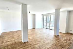 Wunderschöne helle 3-Zi-Whg mit großem Süd-West-Balkon und EBK - Stellplätze in Parkhaus