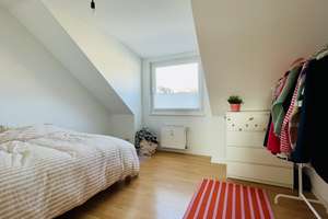 Geräumige 3-Zimmer-Wohnung im Dachgeschoss mit EBK... – Oskarstraße 6, 42283 Barmen, Wuppertal – Vorschaubild 5