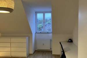 Stilvolle, modernisierte 2-Zimmer-Dachgeschosswohnung in Regensburg  – 93051 Kumpfmühl-Ziegetsdorf-Neuprüll, Regensburg – Vorschaubild 2