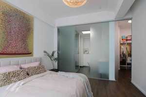 High-End! Stilvoll und Bezugsfrei: 3-Zi.-Etagenwohnung mit Balkon in urbaner Kiezlage – Berlin – Vorschaubild 13