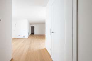 Hallo Sommer! Penthouse-Erstbezug, umlaufende Dachterrasse, bodentiefen Fenstern und Aufzug – Marbachstraße 12b, 81369 Mittersendling, München – Vorschaubild 4
