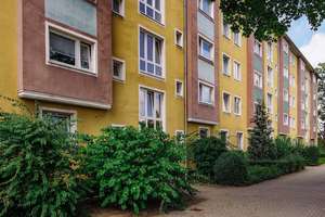Balkon, Tageslichtbad und zentrale Anbindung // 1.OG links – Kurze Str. 11, 38440 Schillerteich, Wolfsburg – Vorschaubild 2