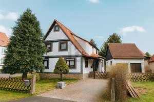 165M² - PERFEKTES ZUHAUSE FÜR DIE GROßFAMILIE – Die vollständige Adresse der Immobilie erhältst du vom Anbieter., 98553 Nahetal-Waldau – Vorschaubild 1