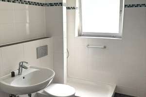 * RUHIG & GRÜN WOHNEN IM BELIEBTEN STAAKEN: MIT EINBAUKÜCHE, DUSCHBAD, DESIGNBODEN & 2 BALKONE! * – Spandauer Str. 17 C, 13591 Staaken, Berlin – Vorschaubild 5