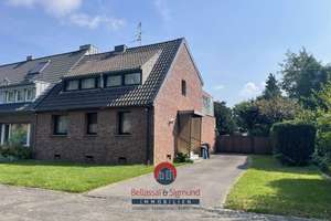 KREFELD - MOYLANDSTRASSE - FEINE WOHNGEGEND - DOPPELHAUSHÄLFTE UND BAUGRUNDSTÜCK IN ZWEITER REIHE – Moylandstraße 10, 47804 Kempener Feld/Baackeshof, Krefeld – Vorschaubild 2