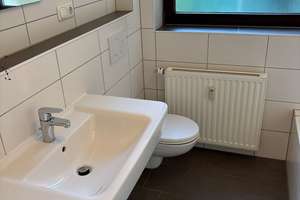 Wohnen mit Charakter: Großzügiges 2-Familienhaus in Achim-Baden – Die vollständige Adresse der Immobilie erhältst du vom Anbieter., 28832 Achim – Vorschaubild 39