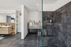 Design trifft Aussicht – Exklusive Wohnung über den Dächern Saarbrückens – Die vollständige Adresse der Immobilie erhältst du vom Anbieter., 66119 St. Arnual, Saarbrücken – Vorschaubild 17