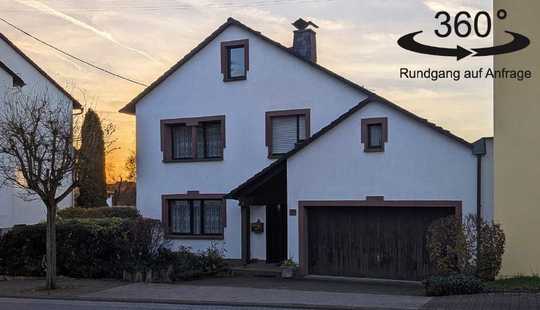 Bild von Großes freistehendes Einfamilienhaus mit Fernblick + traumhaftem weiter bebaubarem Grundstück