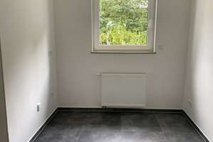 komplett modernisierte 4-Zimmer-Erdgeschoss-Wohnung in energetisch saniertem Mehrfamilienhaus – Bonner Str. 82, 51145 Eil, Köln – Vorschaubild 6