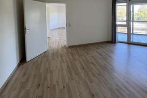 2 Zimmer-Wohnung mit Aufzug, Wintergarten, Tiefgaragenplatz und Blick zum Neckar + Fernsehturm – Die vollständige Adresse der Immobilie erhältst du vom Anbieter., 70376 Neckarvorstadt, Stuttgart – Vorschaubild 4