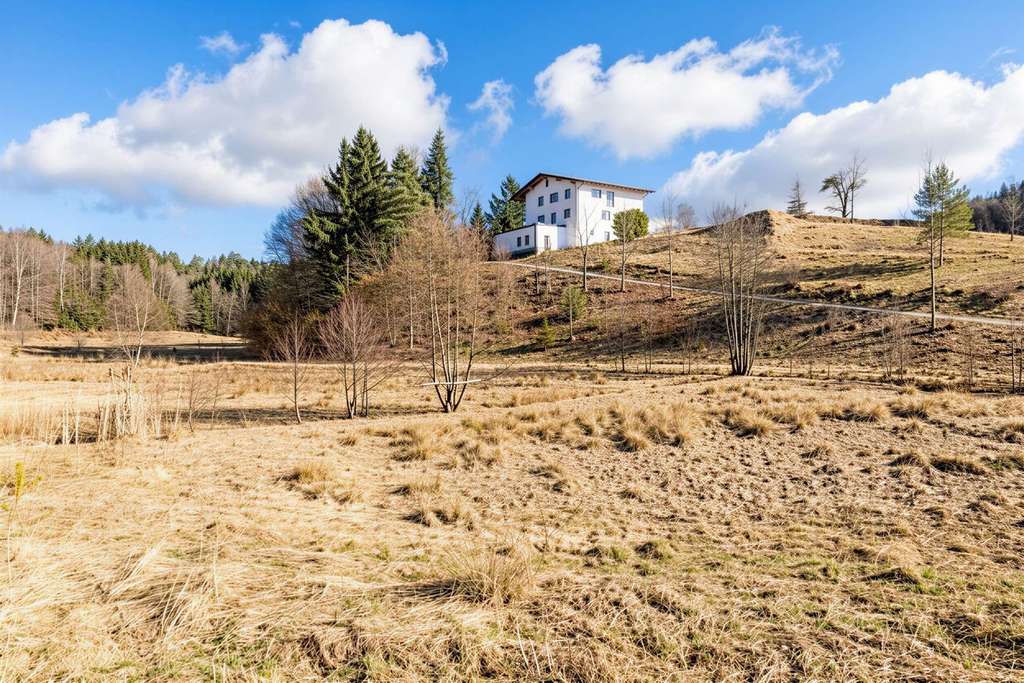 Immobilie in Saldenburg - Alleinlage mit Weitblick bis zu den Bergen! - Bild 1