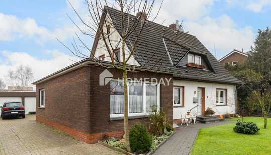 Bild von Modern saniertes Traumhaus mit Garten, Teich und Doppelgarage – ideal für Familien