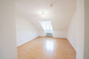 Licht,Raum und Charme unterm Dach! – Die vollständige Adresse der Immobilie erhältst du vom Anbieter., 81476 Forstenried, München – Vorschaubild 5
