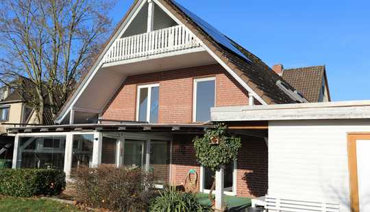 Bild von Feldrandlage - 2 interessante Häuser auf einem großen Grundstück in Isenbüttel