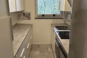     Hochwertig modernisierte 2,5-Zimmer-Wohnung mit EBK, Fahrstuhl, Balkon & Blick ins Grüne – Wilseder-Berg-Straße 7, 28329 Gartenstadt Vahr, Bremen – Vorschaubild 3