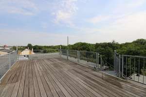 Bezugsfrei: Penthouse mit Loggia und Dachterrasse, einzigartiger Blick über den Clara-Zetkin-Park – Die vollständige Adresse der Immobilie erhältst du vom Anbieter., 4229 Schleußig, Leipzig – Vorschaubild 2
