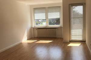 gepflegte 3 Zimmer Wohnung mit EBK und Balkon – Spadener Straße 58 c, 27568 Lehe, Bremerhaven – Vorschaubild 2