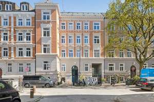 Rohdiamant im Herzen von Ottensen: Stilaltbau mit 4 Zimmern & großem Ausbaupotenzial – Die vollständige Adresse der Immobilie erhältst du vom Anbieter., 22763 Ottensen, Hamburg – Vorschaubild 2