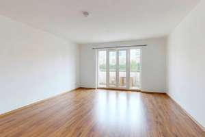 ** Helle 1-Zimmer-Wohnung mit BALKON in Stötteritz **