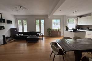 Stilvolle und modernisierte 2-Zimmer-Wohnung mit Balkon in Düsseldorf-Derendorf – Die vollständige Adresse der Immobilie erhältst du vom Anbieter., 40476 Derendorf, Düsseldorf – Vorschaubild 2