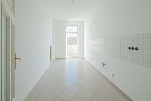Komfortabler Altbau in Elbnähe. Balkon, Parkett, Carport, und Tageslichtbad mit Wanne. – Hertelstraße 20, 1307 Johannstadt-Nord, Dresden – Vorschaubild 9
