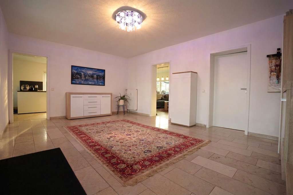 Immobilie in Steinfurt - Wohnen & Vermieten unter einem Dach – großzügiges Zweifamilienhaus mit Einliegerwohnung & Südgarten - Bild 3