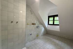 Modernisierte 3-Zimmer Dachgeschoss Wohnung - 2 Balkone + 2 Badezimmer – Waldschmidtstraße 5, 81545 Harlaching, München – Vorschaubild 19
