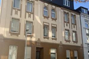 Helle 4 Zi. Wohnung im 1. OG li. in Mehrfamilienhaus