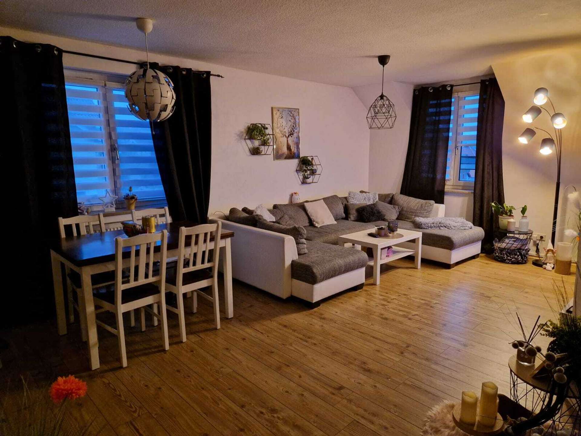 Immobilie in Ranis - Charmante Dachgeschosswohnung mit Balkon und Stellplatz - Bild 3