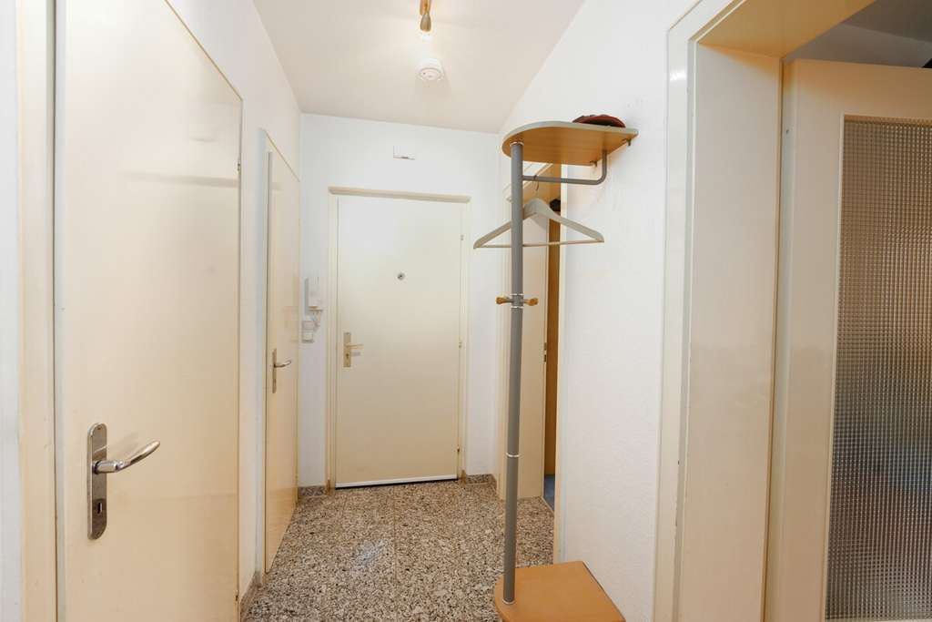 Immobilie in Elmshorn - Vermietet - Gepflegte Etagenwohnung mit Potenzial: 2 Zimmer, Loggia & Keller in Massivbauweise - Bild 4