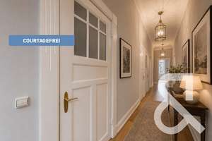 Jugendstilwohnung individuell gestalten | Historische Dielen und klassische Altbaudetails